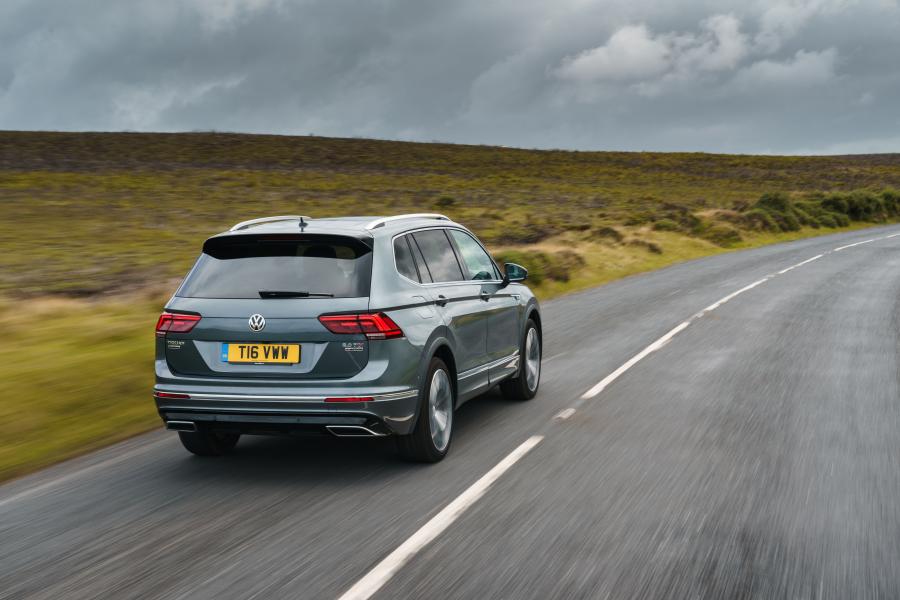  Volkswagen Tiguan Allspace R-Line 2018 года  (UK) (фото 19 из 40)